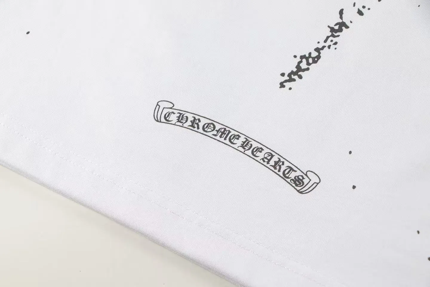 🅿️150 Style: 2025 new Croix Heart short-sleeved T-shirt Material: High version 300g double yarn combed cotton Size: S～XL Color: White Style number: Z025